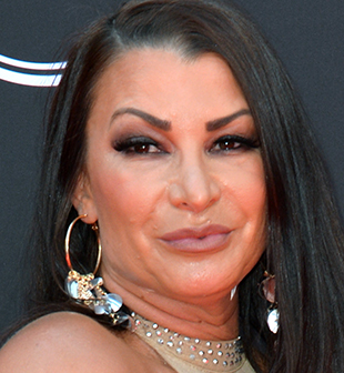 Lisa Marie Varon (Victoria)